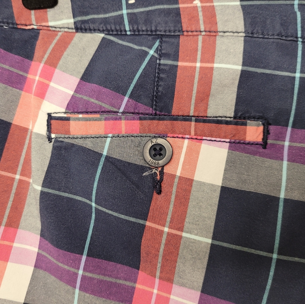Shorts - Picture 3 of 4